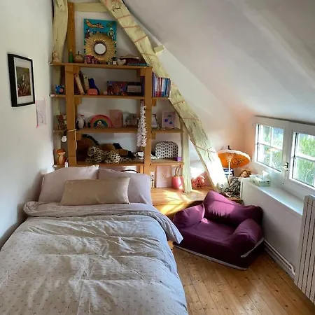 Belle Longère Normande, Cheminée Et Jardin Arboré * Canville-les-Deux-Églises