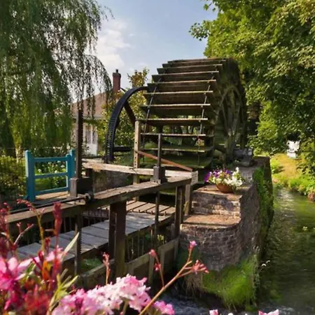 Сasa de vacaciones Belle Longère Normande, Cheminée Et Jardin Arboré