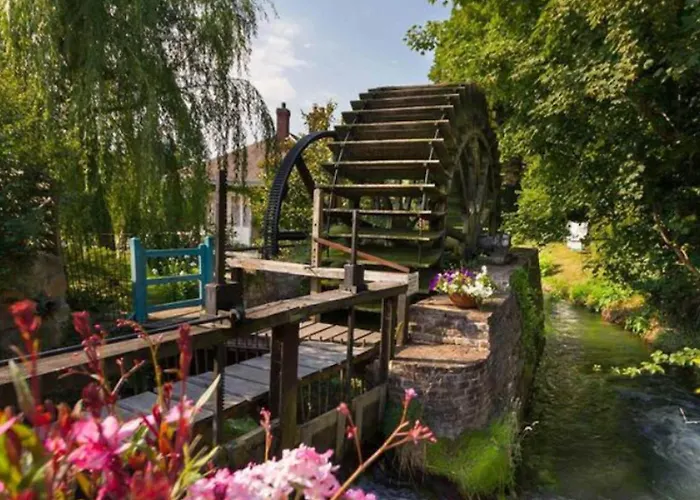 Σπίτι διακοπών Belle Longere Normande, Cheminee Et Jardin Arbore