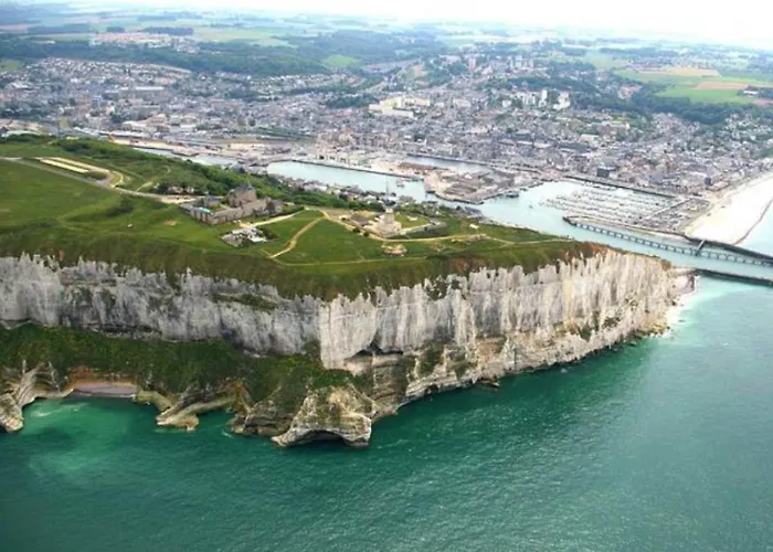 Σπίτι διακοπών Belle Longere Normande, Cheminee Et Jardin Arbore *
