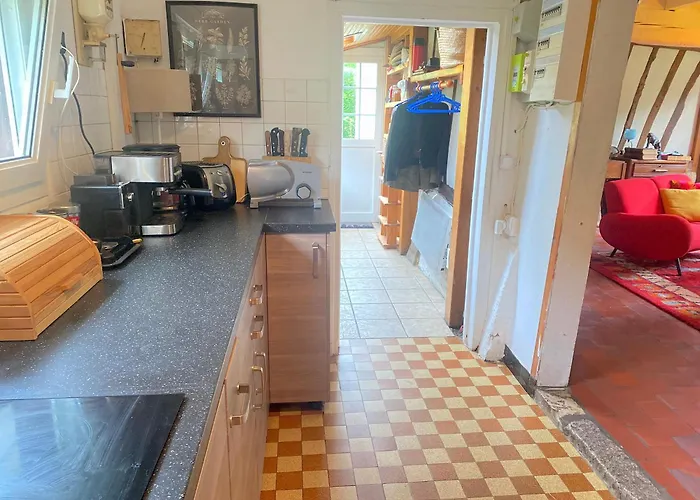 Σπίτι διακοπών Belle Longere Normande, Cheminee Et Jardin Arbore